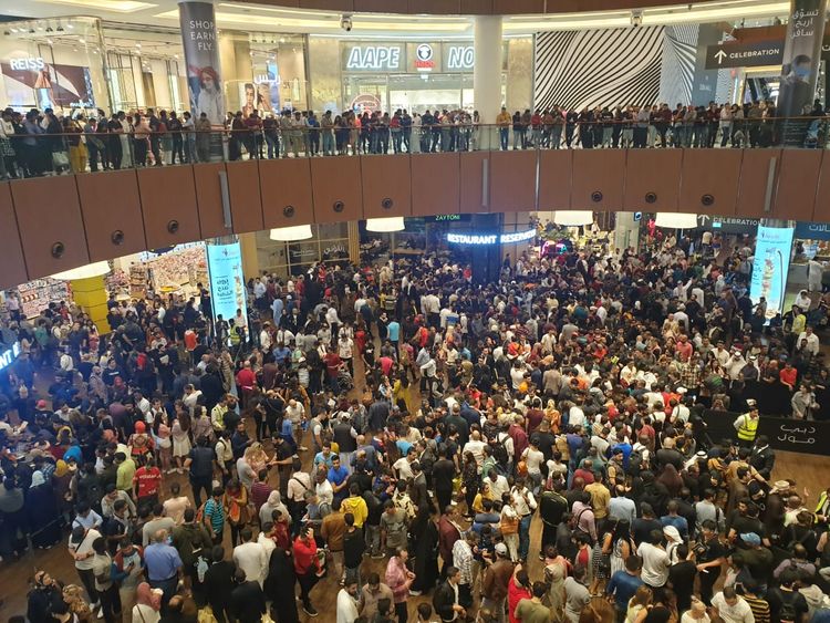 Horrible Jam Packed Crowed in Mall; Watch Where it is ?