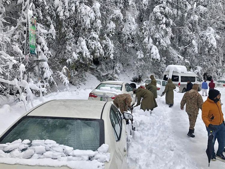 Ufone 4G Enables Free Calls for Tourists Stranded in Murree, Suburbs